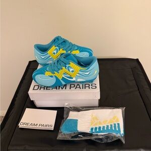 Dream Pairs Kids' Blue and Yellow Soccer Cleats Size 11 (Boys)